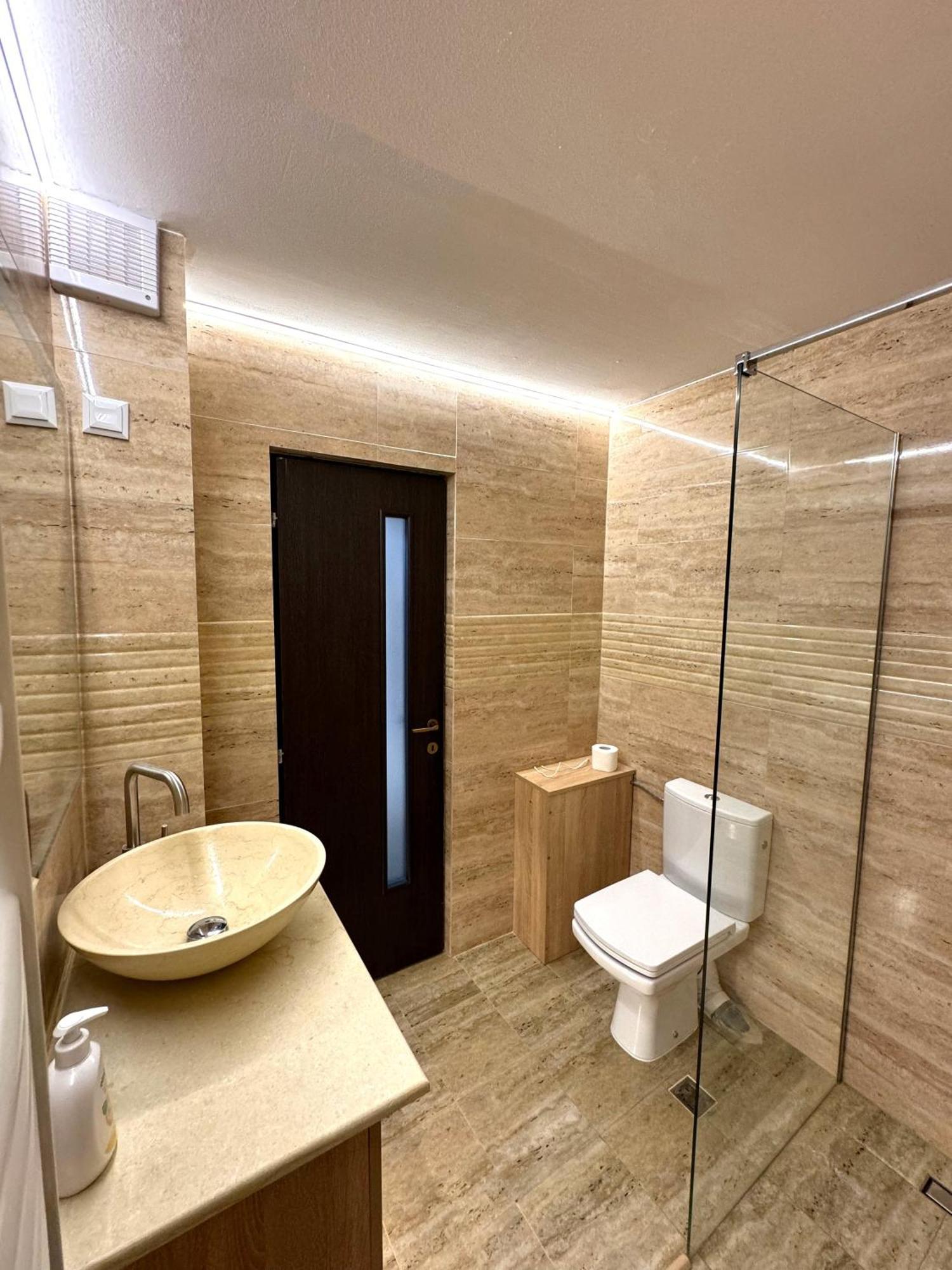 Ultracentral Apartment Targu Jiu Exterior photo
