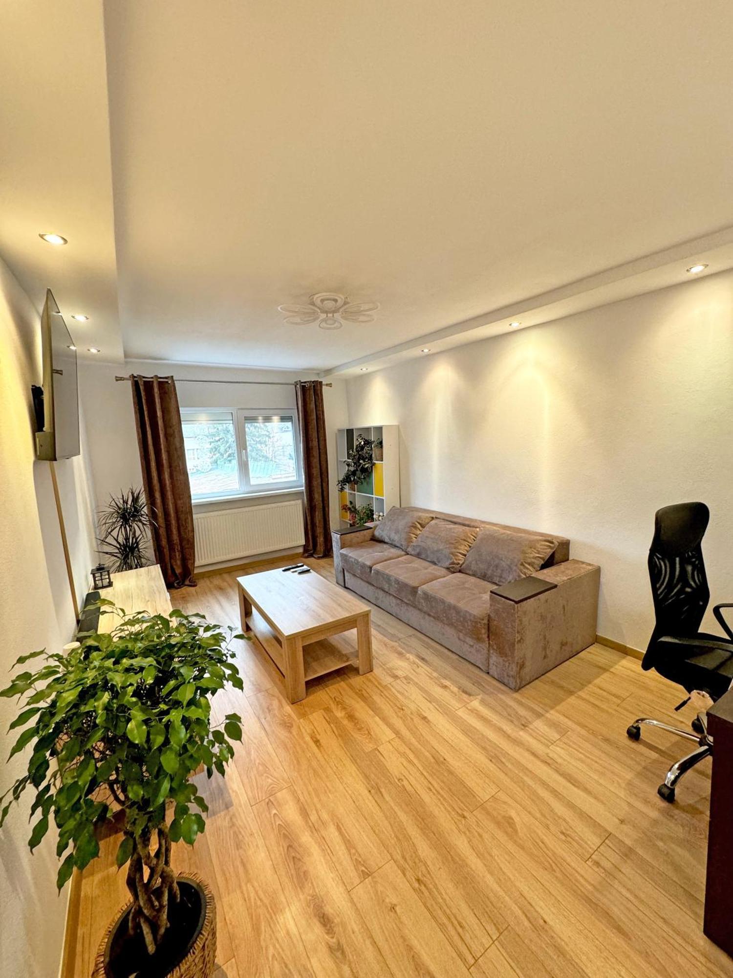 Ultracentral Apartment Targu Jiu Exterior photo